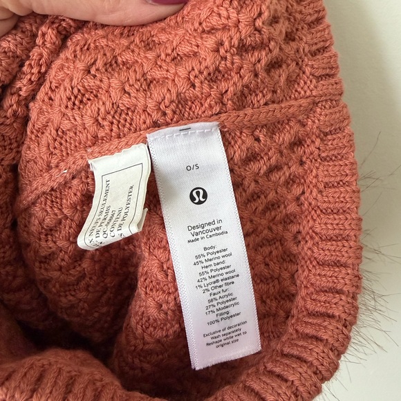 Lululemon Athletica Bubble Knit Pom Beanie - Picture 5 of 6